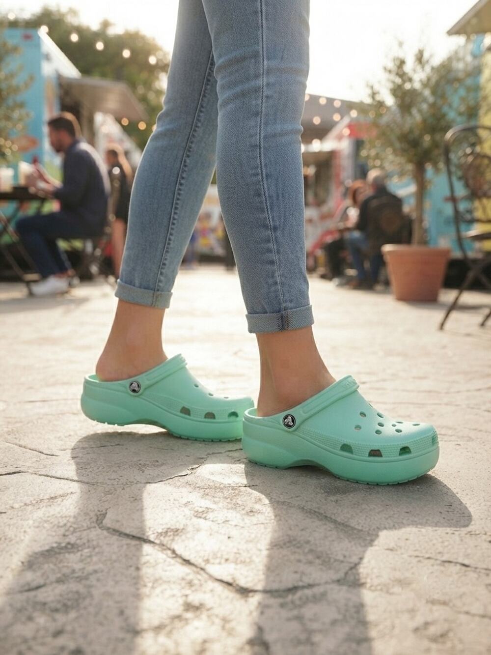 Crocs Classic Platform Clog Mint Green Womens Size 7 Chunky Slip On Shoes